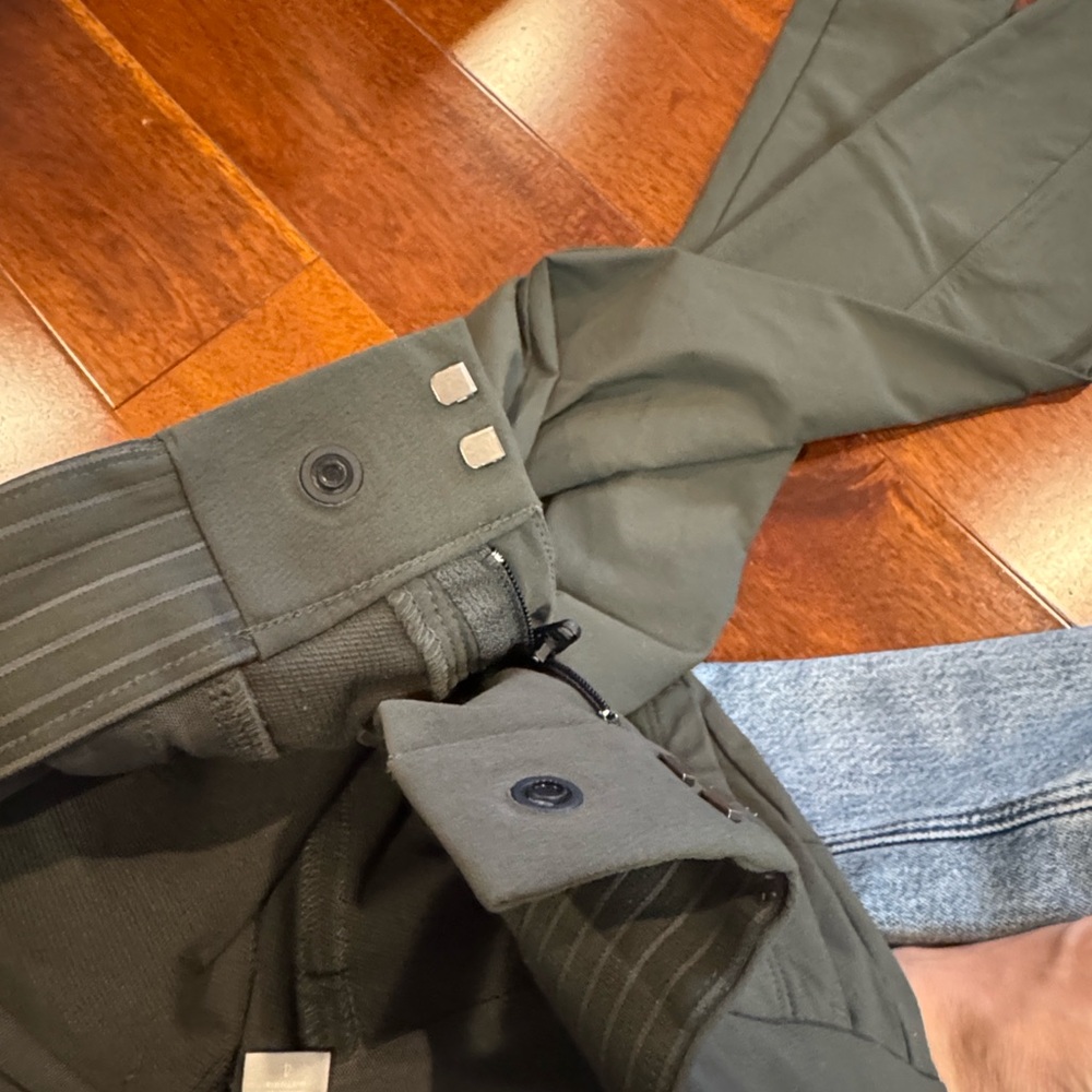 Athleta Wander Stash Skinny Pant. Size 4. Olive in color. - Picture 9 of 9